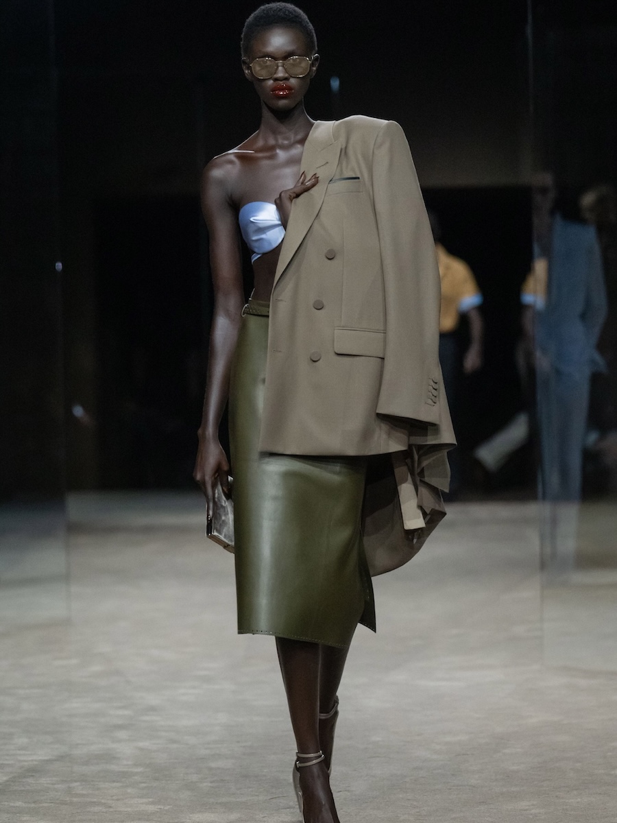 Zwischen Verführung und Gefahr: Tom Ford präsentiert neue Kollektion in Paris