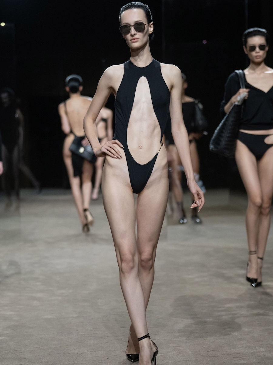 Zwischen Verführung und Gefahr: Tom Ford präsentiert neue Kollektion in Paris