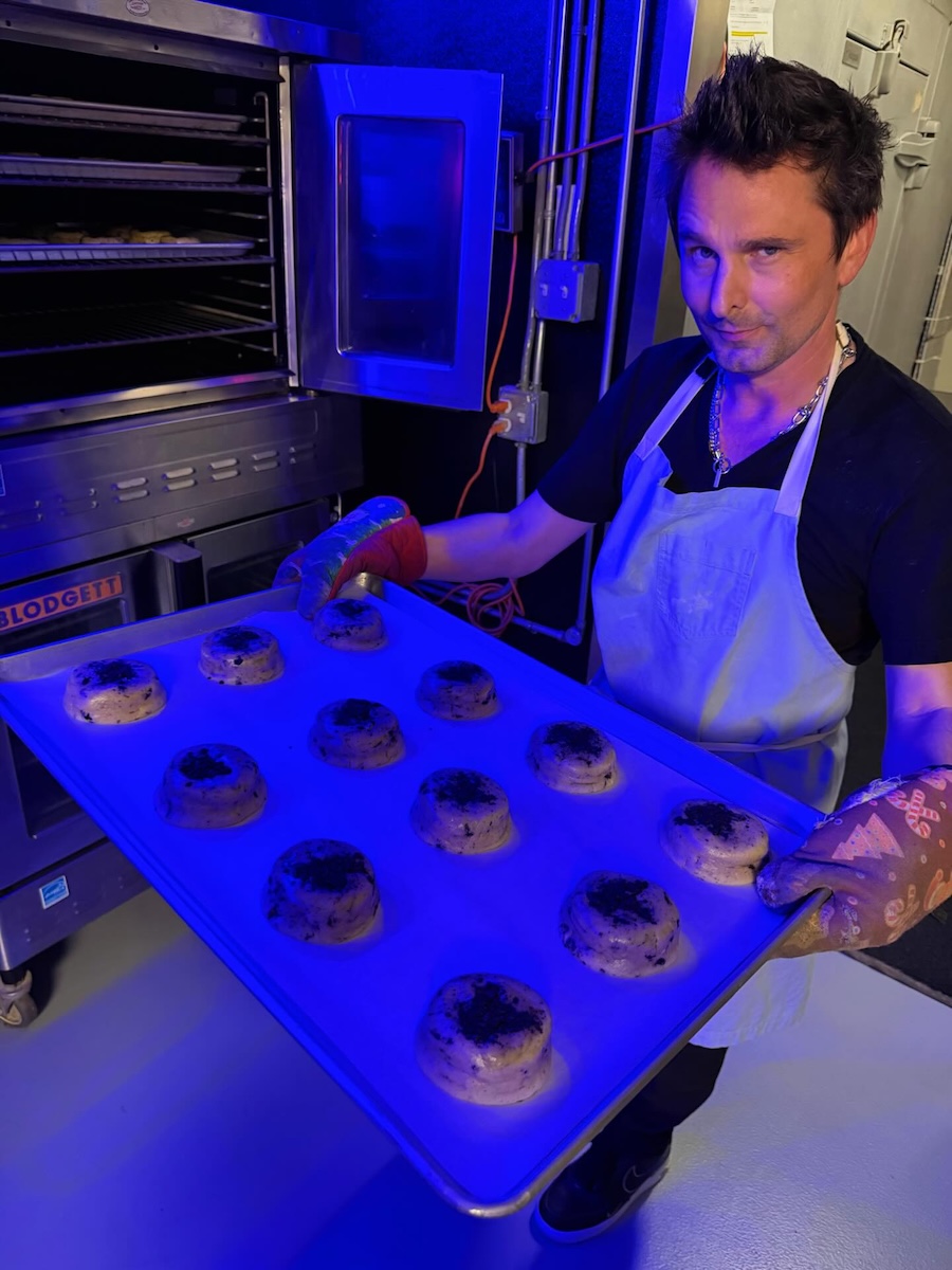 Muse-Frontmann Matthew Bellamy zeigt seine neue Freundin