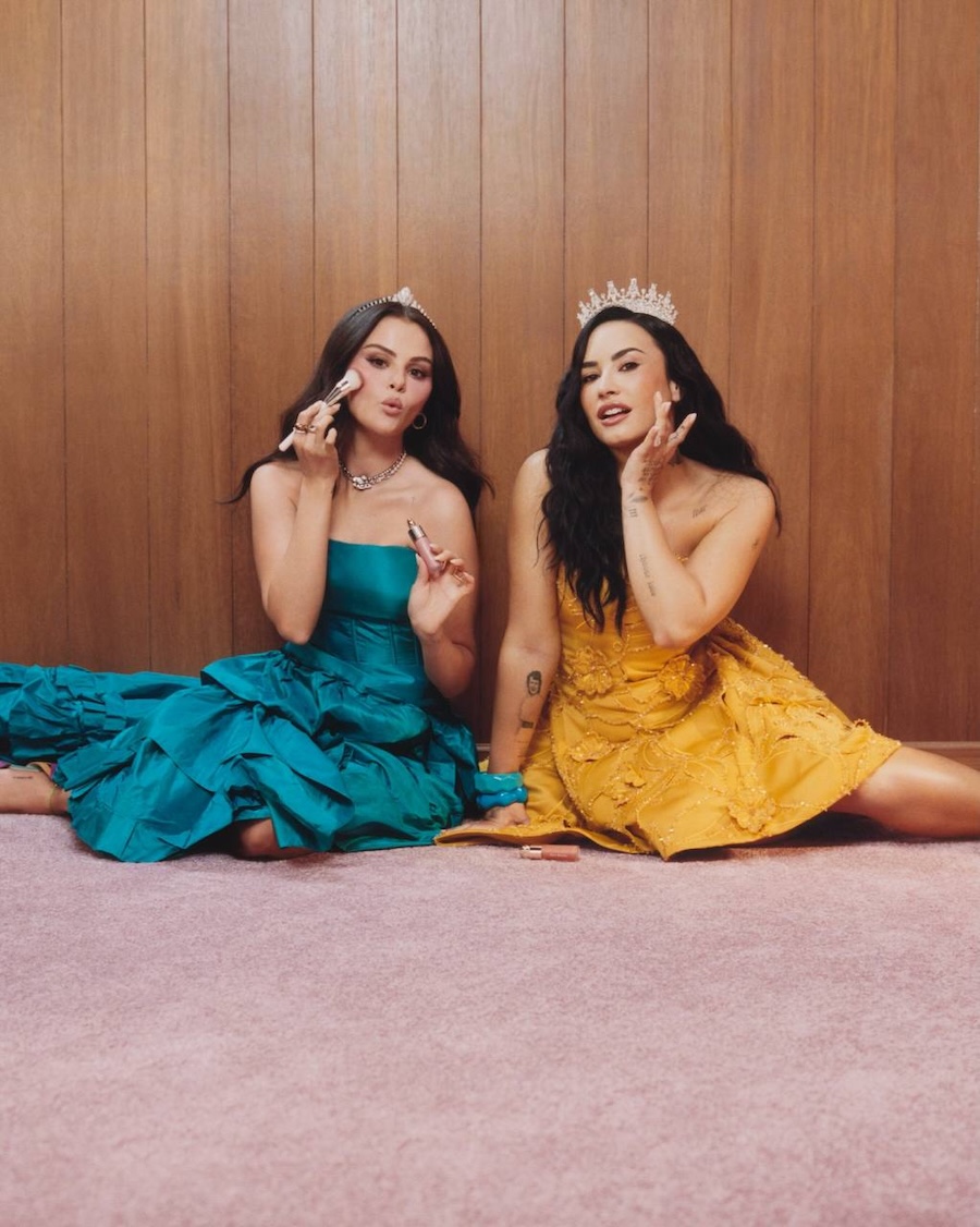Selena Gomez und Demi Lovato lassen ihre Kultlooks aus «Prinzessinnen Schutzprogramm» wieder aufleben