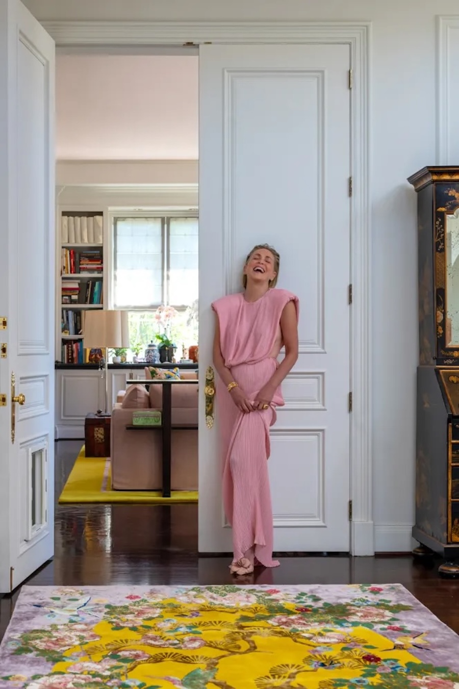 Wie ein Kunstwerk: Sharon Stone zeigt ihr farbenfrohes Zuhause in Beverly Hills