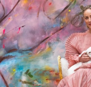 Wie ein Kunstwerk: Sharon Stone zeigt ihr farbenfrohes Zuhause in Beverly Hills